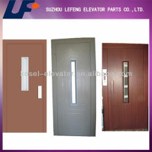 Puerta del elevador, Puerta manual, Puerta de batiente semiautomática
